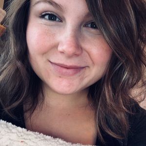 Meet your Posher, Stephanie